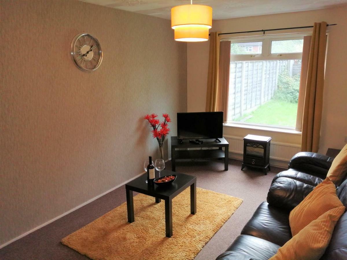 Fearnhead House Villa Warrington Exterior photo